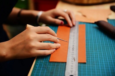 玛丽与罐头的工作室-罐手制 匠心独运的手工皮具皮革艺品定制